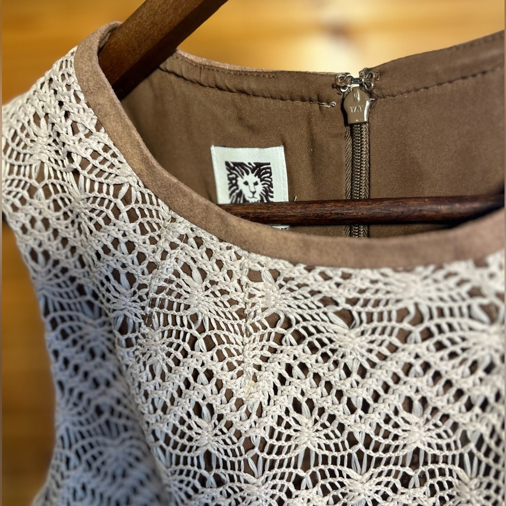 Pretty Anne Klein sheath crochet overlay dress with brown belt Size 6 😍
